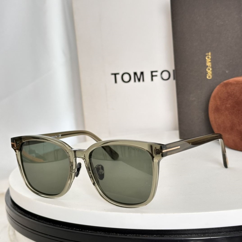TOM FORD
